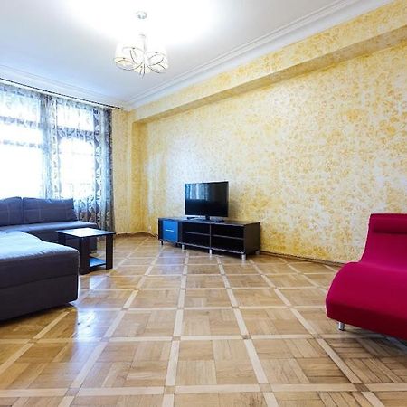 911 Apartments Antonovichа Kiev Eksteriør billede