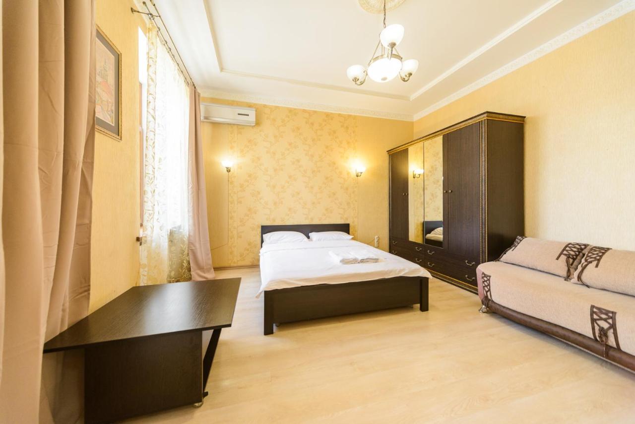 911 Apartments Antonovichа Kiev Eksteriør billede