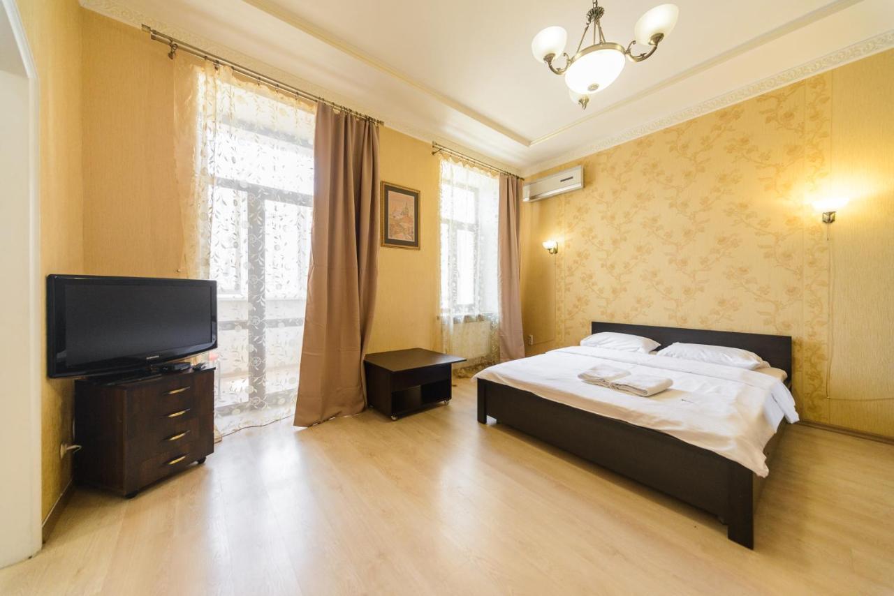 911 Apartments Antonovichа Kiev Eksteriør billede