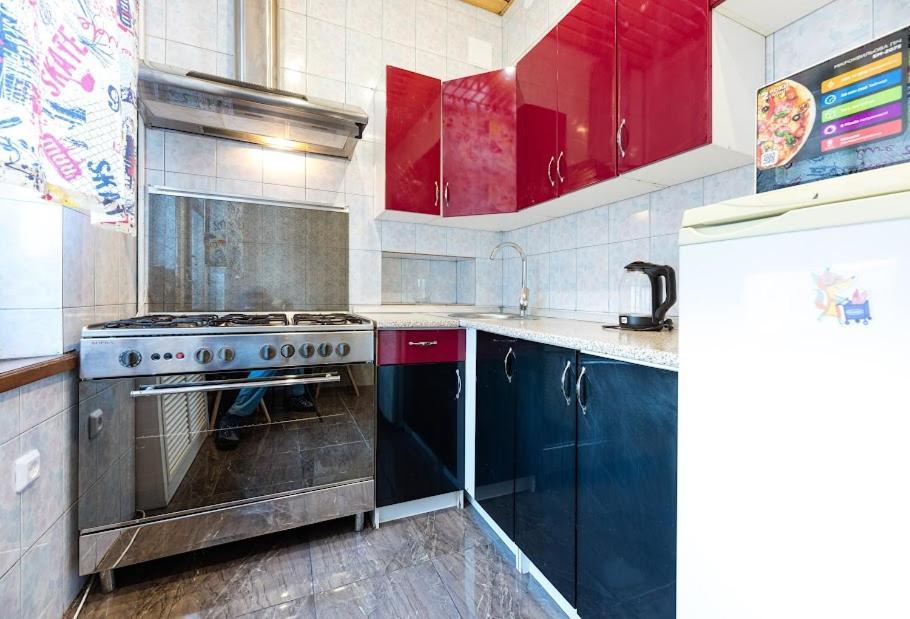 911 Apartments Antonovichа Kiev Eksteriør billede