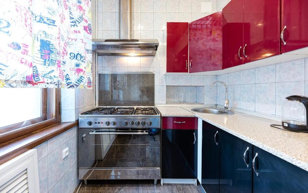 911 Apartments Antonovichа Kiev Eksteriør billede