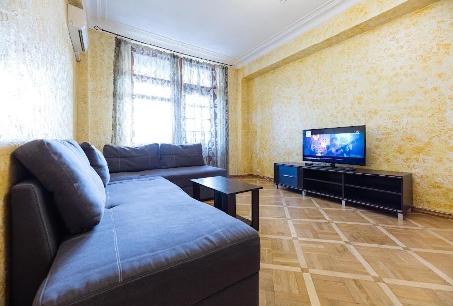 911 Apartments Antonovichа Kiev Eksteriør billede