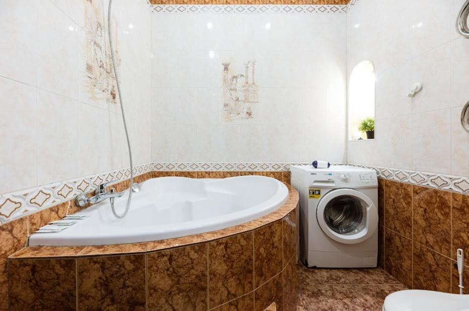 911 Apartments Antonovichа Kiev Eksteriør billede