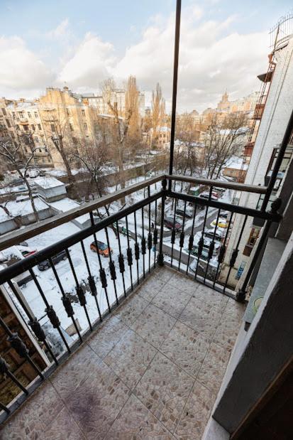 911 Apartments Antonovichа Kiev Eksteriør billede