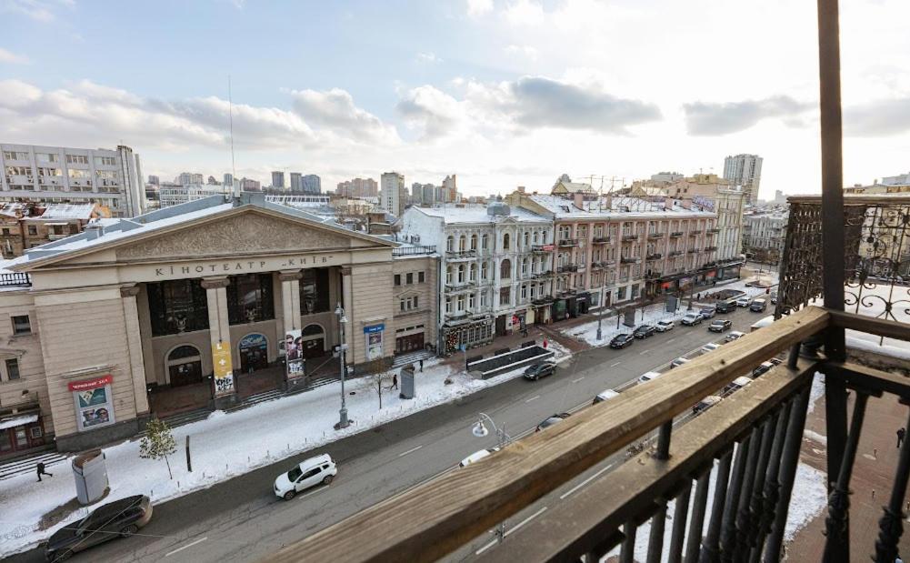 911 Apartments Antonovichа Kiev Eksteriør billede