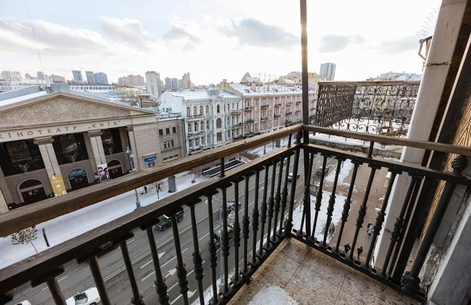 911 Apartments Antonovichа Kiev Eksteriør billede