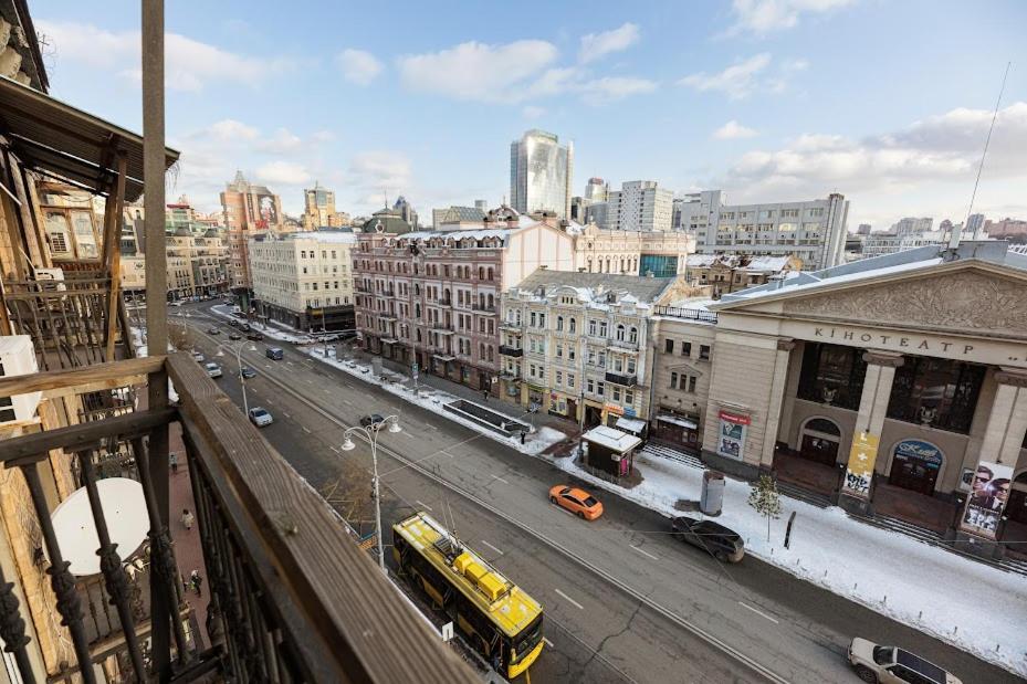 911 Apartments Antonovichа Kiev Eksteriør billede