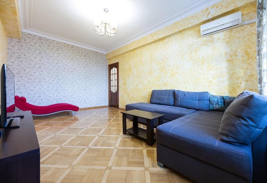 911 Apartments Antonovichа Kiev Eksteriør billede