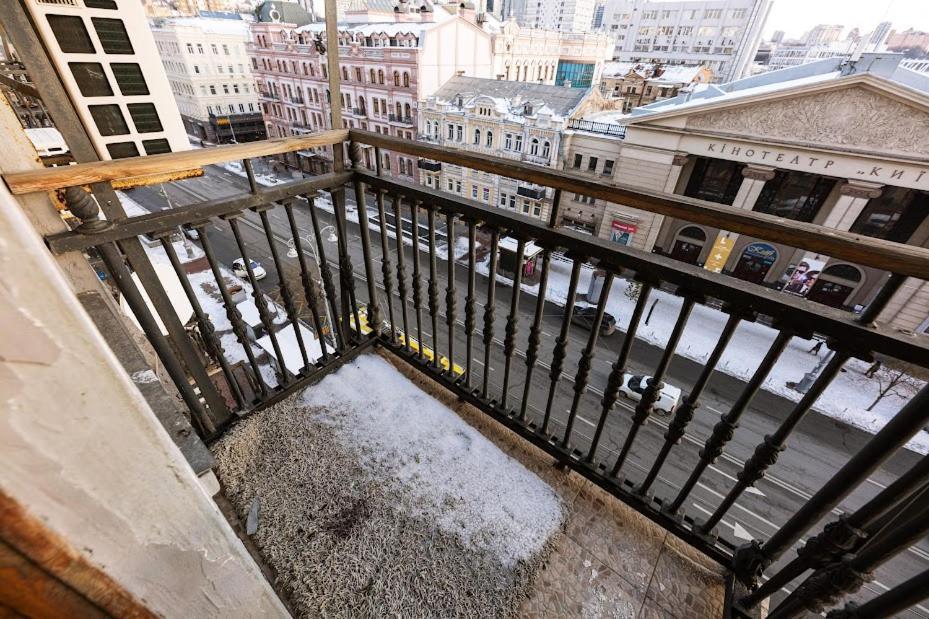 911 Apartments Antonovichа Kiev Eksteriør billede