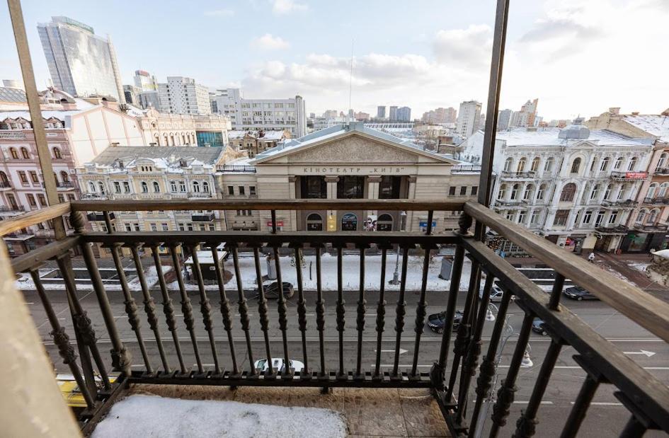911 Apartments Antonovichа Kiev Eksteriør billede